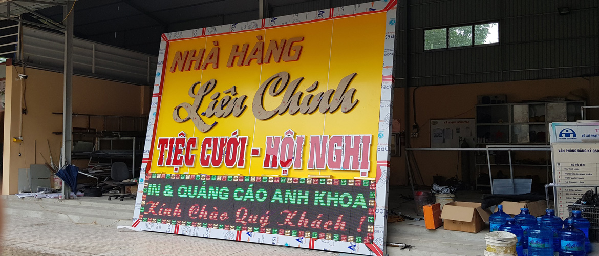 Biển quảng cáo cho nhà hàng Liên Chính